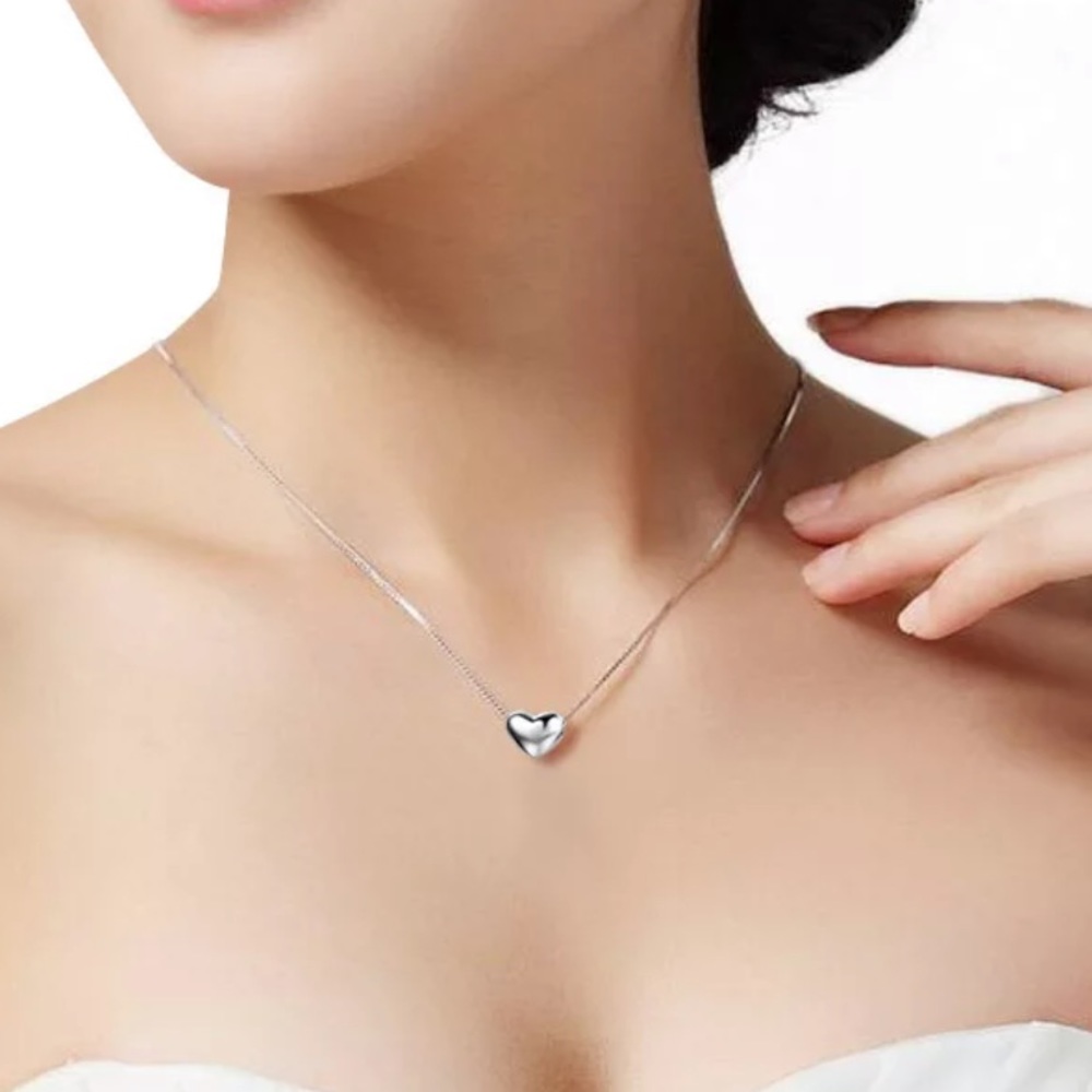 🌟 Stainless Steel Heart Necklace - Picture 2 of 4